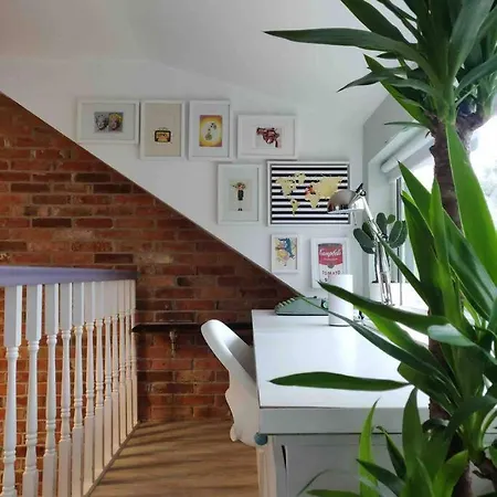 Quiet Countryside Retreat アパート *